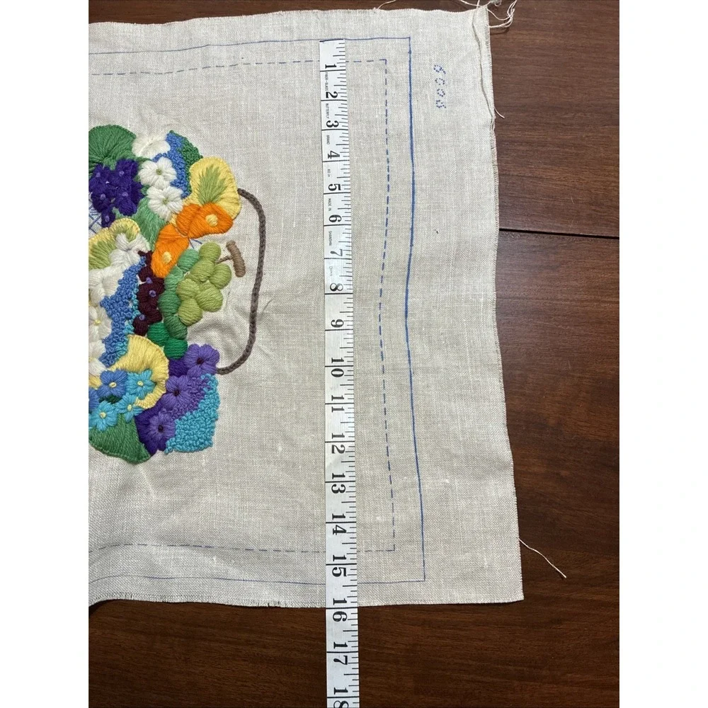 VTG WIP Pauline Dunham Crewel Embroidery Folk ART Flower Basket 14x15 Unfinished